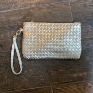 Adrienne Vittadini battery pack wristlet